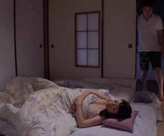 Vụng trộm với mẹ vợ